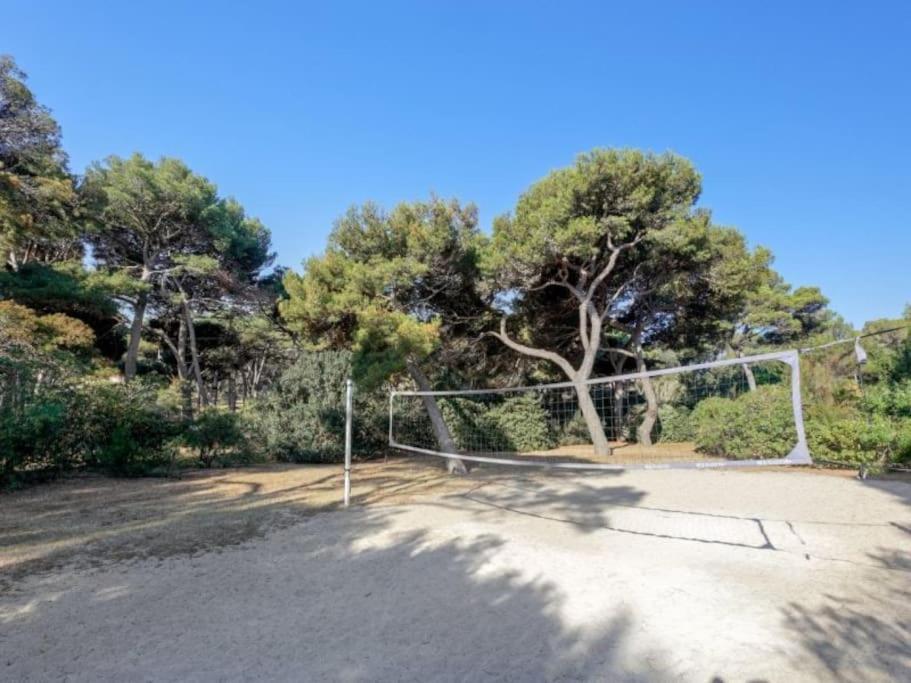 Superbe Appartement 50M De La Plage En Bord De Mer Hyeres Exterior photo